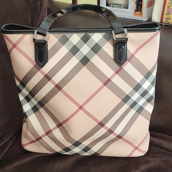 Burberry bag - Picture 1 of 6